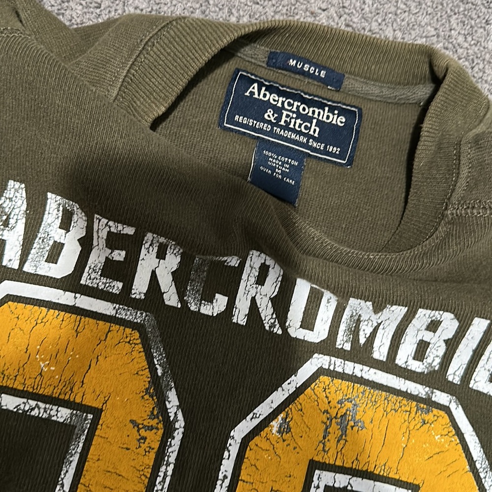 A&F- long sleeve jersey tee - Picture 4 of 5